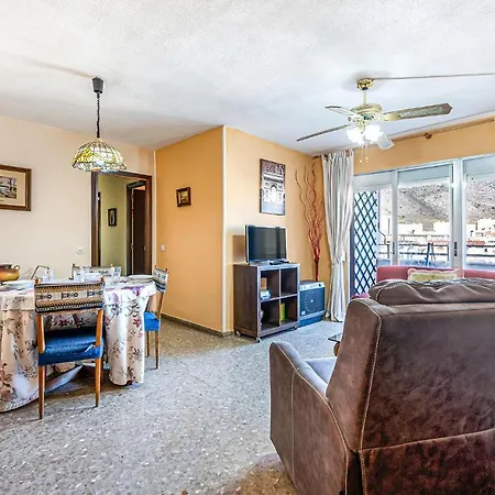 דירה 4 Bedroom In
