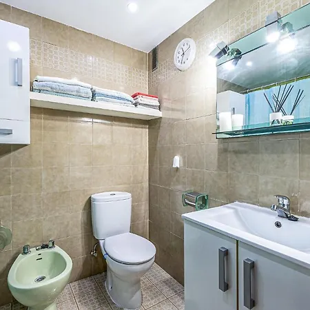 4 Bedroom In דירה *